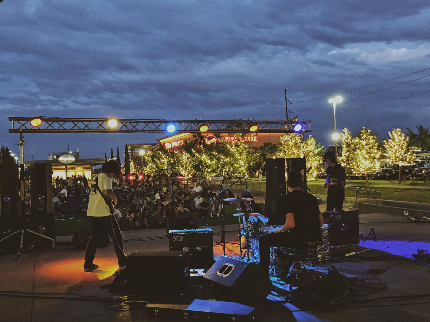 El Paso, TX Shopping Mall The Fountains at Farah Amenities